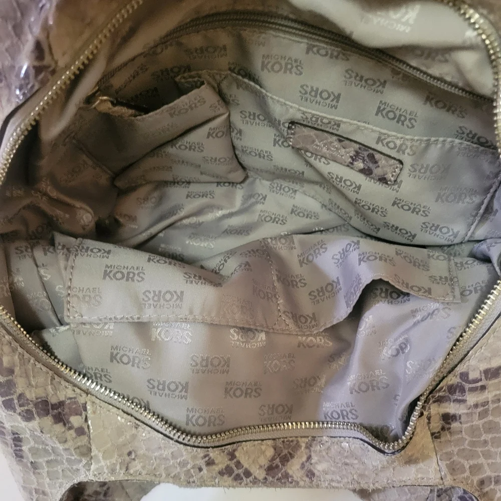 Michael Kors Lillie Large Snakeskin Slouchy Hobo Bag‎ Like New Everyday Luxury - Picture 7 of 11